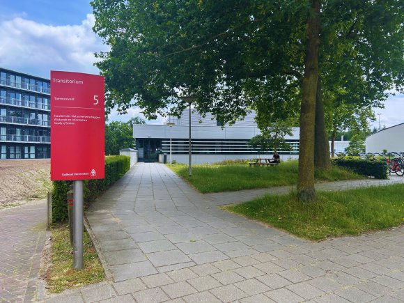 Voorkant-gebouw-Praktikon